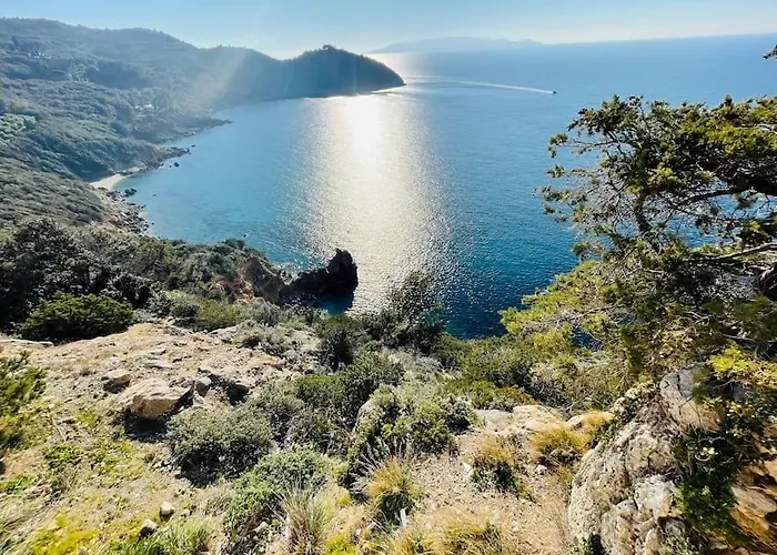 Maddy House - 50 Mt Dal Mare